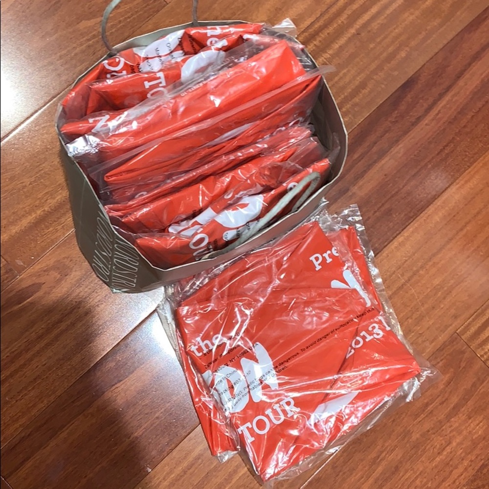 One Direction 2013 Tour beach ball - Picture 6 of 6